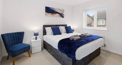 3-Bed House with Parking | Ideal for Contractors