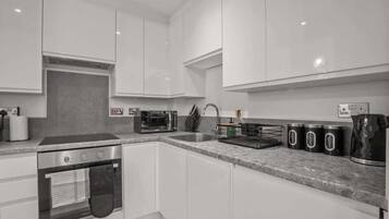 Fridge, microwave, oven, stovetop