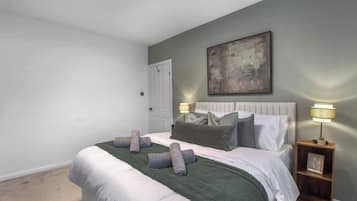 2 slaapkamers, een strijkplank/strijkijzer, gratis wifi, beddengoed