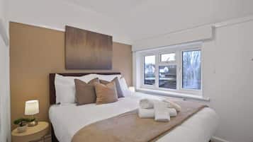 3 bedrooms, desk, iron/ironing board, free WiFi