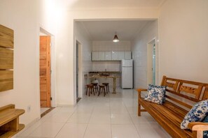 Dúplex familiar, vista al jardín | Interior