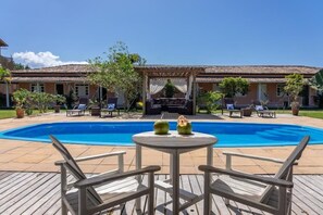 Piscine extérieure