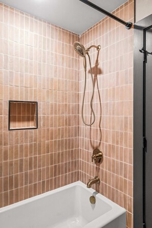 Shower, shampoo - The Blanco | Chic 1BR with Private Balcony (Philadelphia)