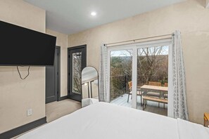 Room - The Blanco | Modern 1BR with Private Balcony (Philadelphia)