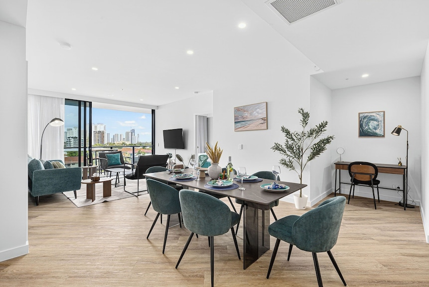 Southport 2br Retreat | Rooftop Infinity Pool - Gold Coast