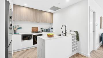 Fridge, microwave, oven, stovetop
