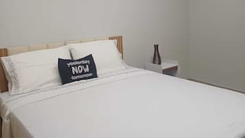 4 bedrooms, iron/ironing board, free WiFi, bed sheets