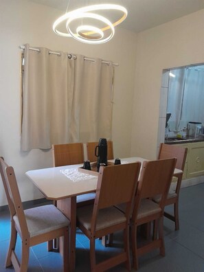Dining - Spacious 4-bedroom house near ABCZ-Centro-Rodoviária (Uberaba)