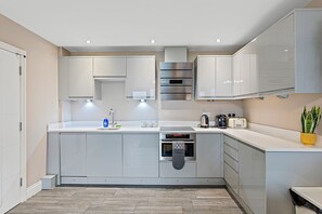 Private kitchen - Brighton's Beachfront Gem! | The Lanes | Sleeps 6 (Brighton and Hove)