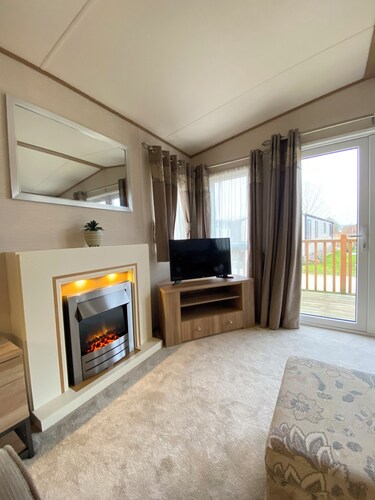 22 Sunset View lodge Seven Lakes Country Park, Crowle, Lincolnshire