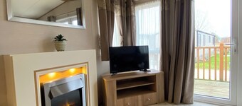 22 Sunset View lodge Seven Lakes Country Park, Crowle, Lincolnshire