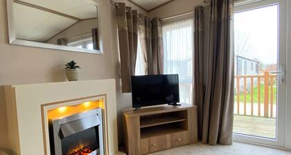 22 Sunset View lodge Seven Lakes Country Park, Crowle, Lincolnshire