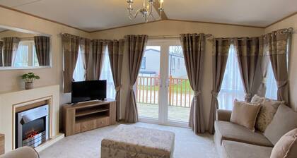 22 Sunset View lodge Seven Lakes Country Park, Crowle, Lincolnshire