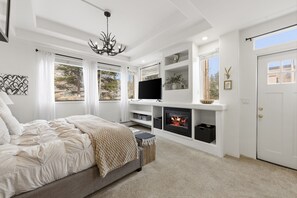 Iron/ironing board, WiFi, bed sheets - Vail View condo w/hot tub - near Village (Vail)