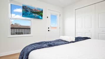 2 bedrooms, travel crib, WiFi, bed sheets