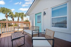 Terrace/patio - Beachside Oasis I Walk to the Beach I Ocean view I (Jacksonville Beach)