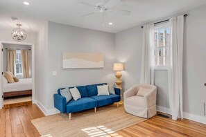 TV, fireplace, offices - Cozy, Historical Home, 150ft. to King St! (Charleston)