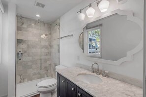 Shower, hair dryer, shampoo - Cozy, Historical Home, 150ft. to King St! (Charleston)