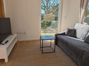 TV - Northern Lights Apartment - peace and comfort (Lage)