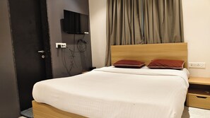 Standard Double Room - Everest Inn Chakan (Chakan)