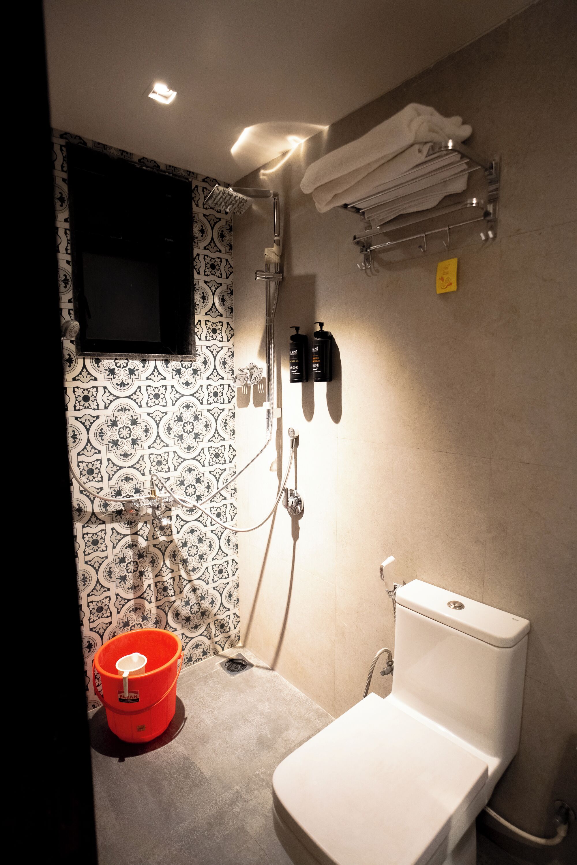 Deluxe Double Room, City View | Bathroom | Shower, towels, soap, shampoo