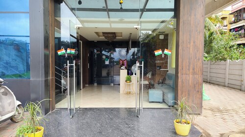 Everest Inn Chakan