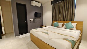 Deluxe Double Room, City View - Everest Inn Chakan (Chakan)