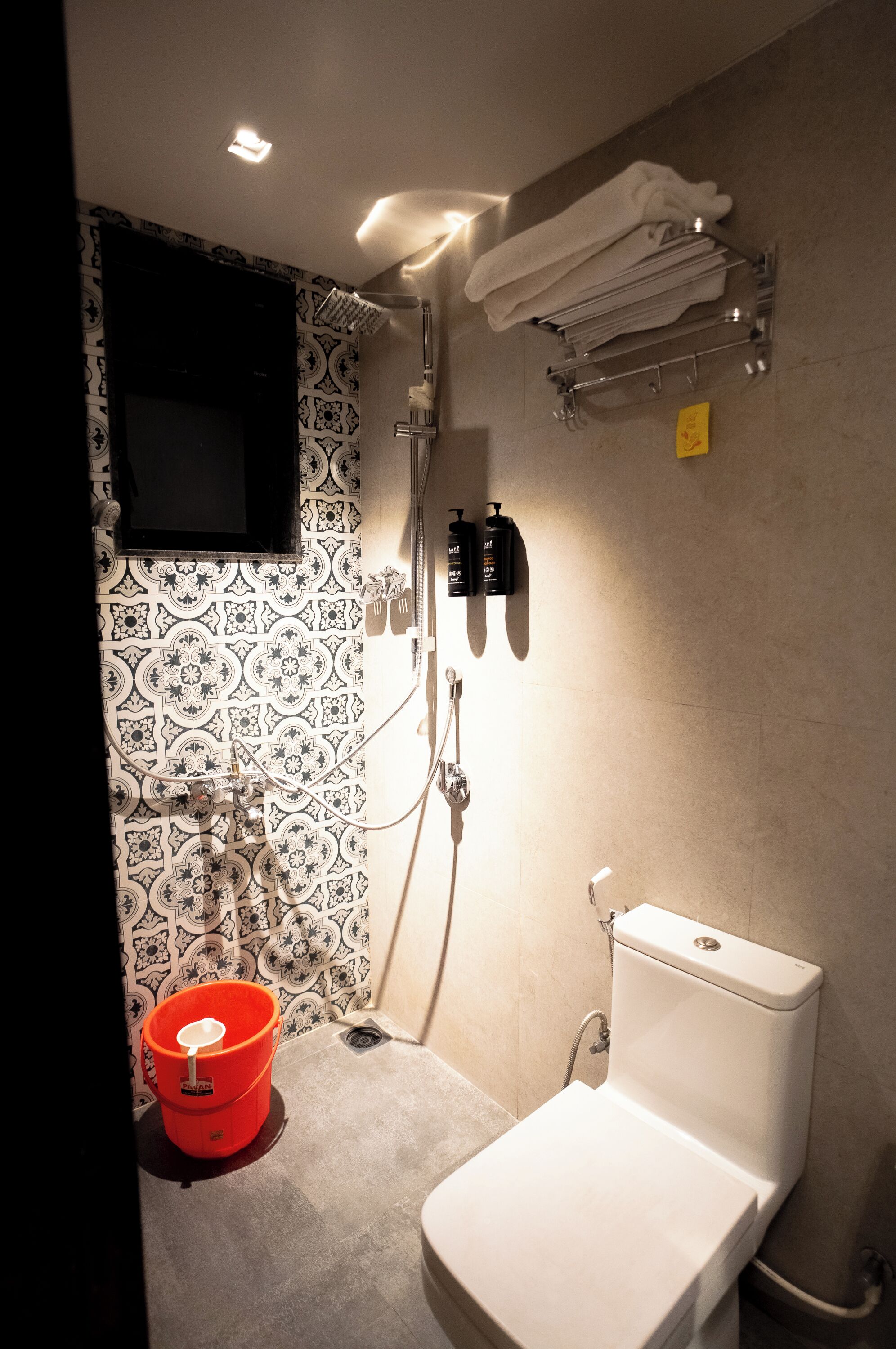 Deluxe Double Room, City View | Bathroom | Shower, towels, soap, shampoo
