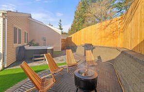 Terrace/patio - Perfectly located Home w/ Spa & Mini Golf (Ridgefield)