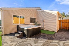 مغطس سبا خارجي