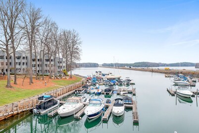 Sunrise Cove on Lake Norman