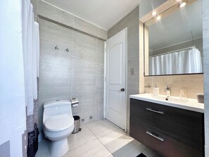 Hårtørrer, håndklæder, Toiletpapir