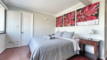 5 bedrooms, WiFi, bed sheets