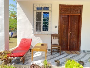 Terrace/patio - Cozy 1-bedroom apartment in charming Paje with AC (Paje)
