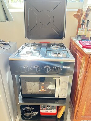 Private kitchen - Cozy 1-bedroom apartment in charming Paje with AC (Paje)