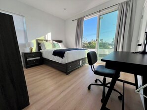 4 bedrooms, iron/ironing board, WiFi, bed sheets - Urban Pulse:4b4b 15 min to Sofi Stadium, DTLA, LAX and the Beach (Culver City)