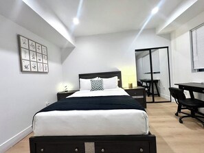 4 bedrooms, iron/ironing board, WiFi, bed sheets - Urban Pulse:4b4b 15 min to Sofi Stadium, DTLA, LAX and the Beach (Culver City)