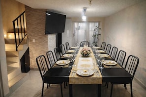 Dining - Premium home with pool and entertainment (Tizayuca)
