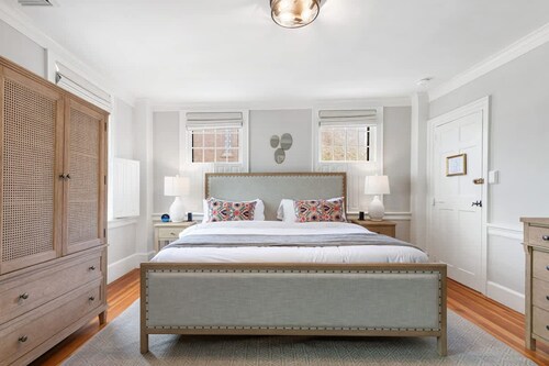 Driftwood Suite at The Royce - Coastal Luxury