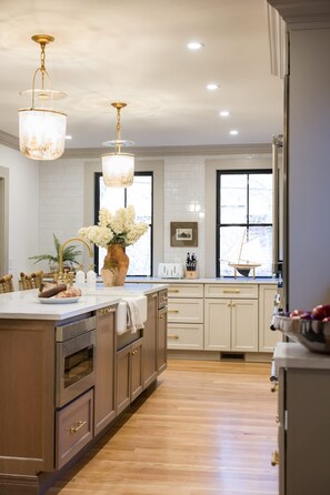 Apartment - The Sanctuary Suite - Elegance by the Sea (Newport)