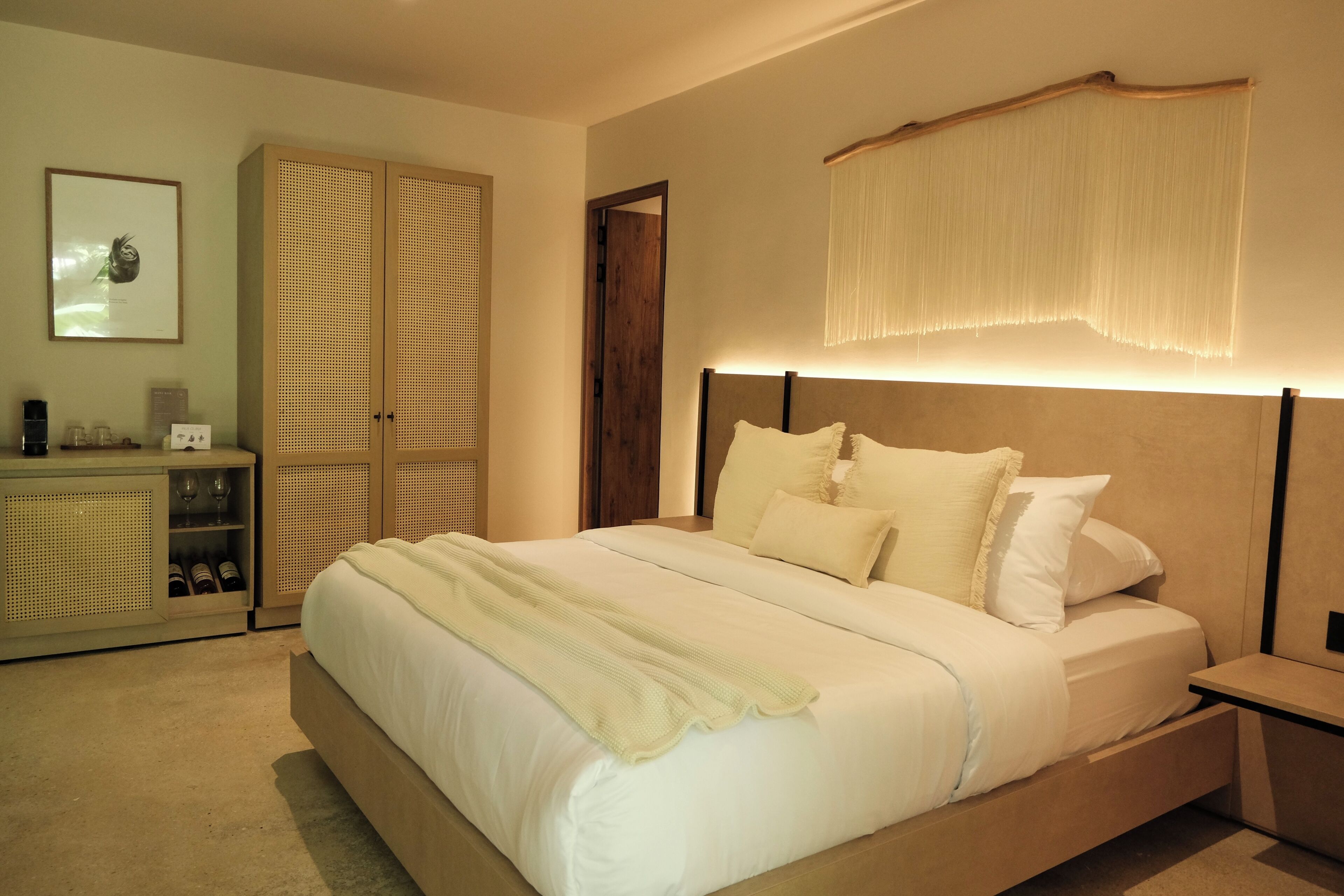 Chambre Standard double, vue sur le fleuve | Minibar, coffre-fort pour ordinateur portable