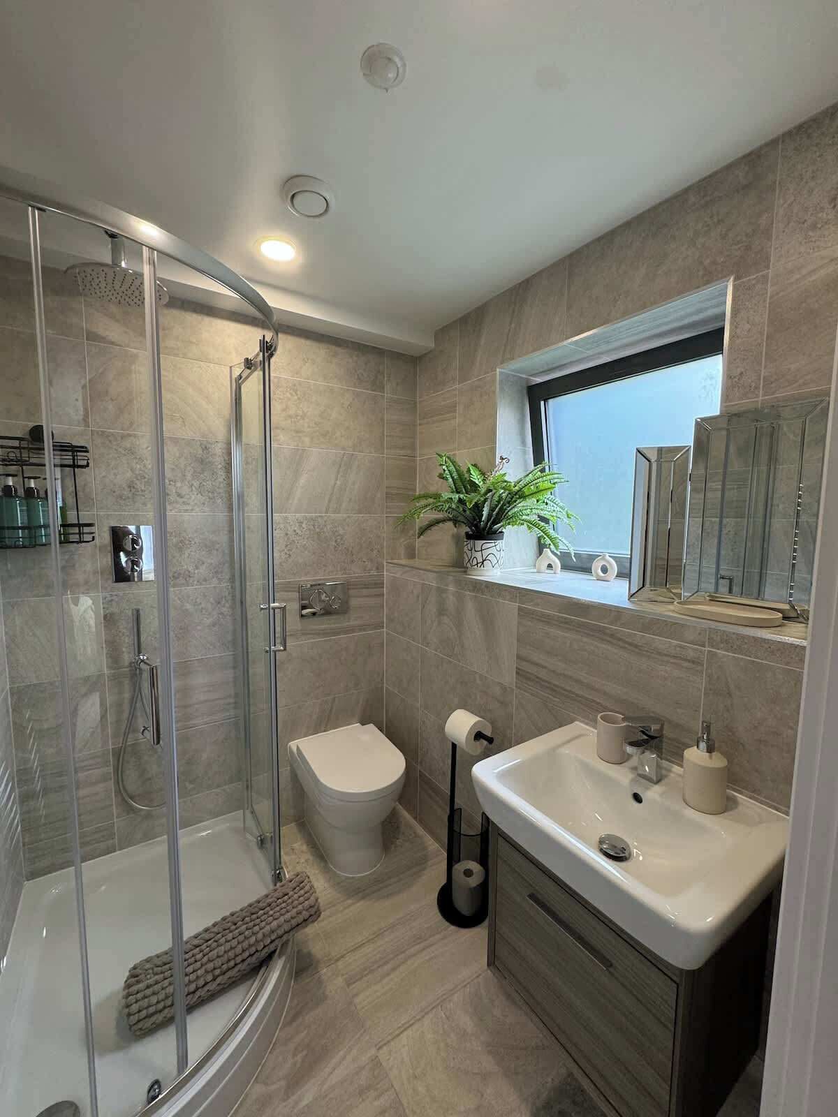 Shower, hair dryer, shampoo