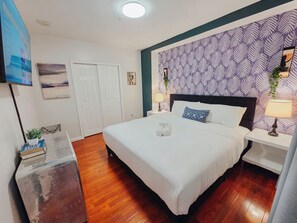 1 bedroom, desk, iron/ironing board, free WiFi - Nocturne / King Bed / Elevator / Adjustable Desk (Philadelphia)