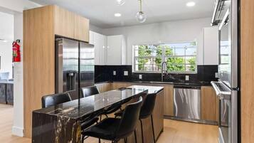 Comfort Room | Private kitchen