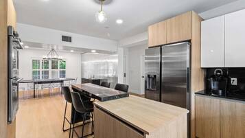 Comfort Room | Private kitchen