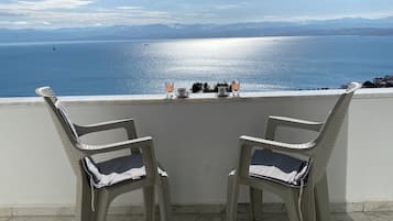 标准公寓, 多张床, 阳台, 海景 | 客房景观