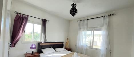 2 bedrooms, WiFi (free), bed sheets