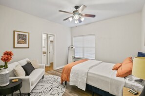 Room - Entire home in College Station, TX great for games days, or Getaways. (College Station)