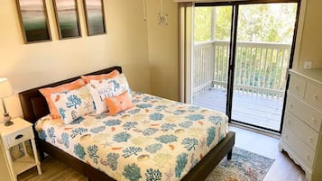 4 bedrooms, iron/ironing board, internet, bed sheets