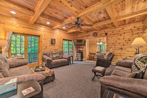 TV, DVD player, ping pong, books - Gaylord Cabin with Game Room, Fire Pit and Decks (Gaylord)